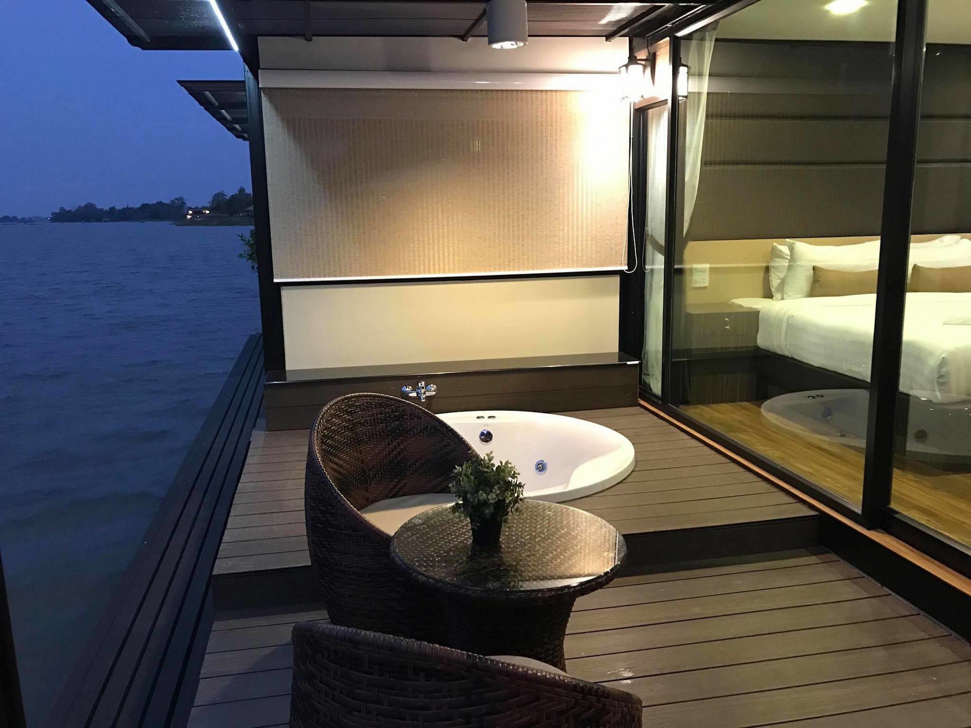 Blue Sky Raft At كانتْشانابوري المظهر الخارجي الصورة