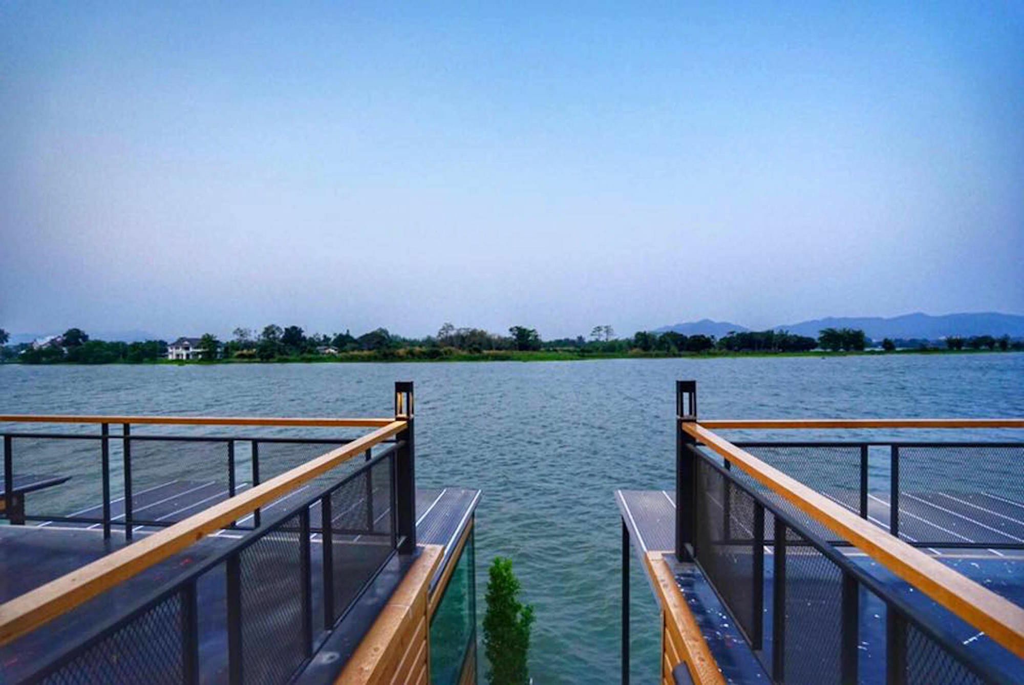 Blue Sky Raft At كانتْشانابوري المظهر الخارجي الصورة